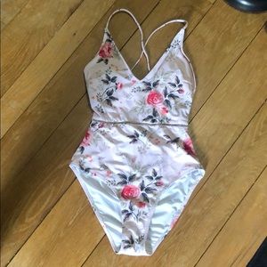 SOLD - Cupshe bathing suit